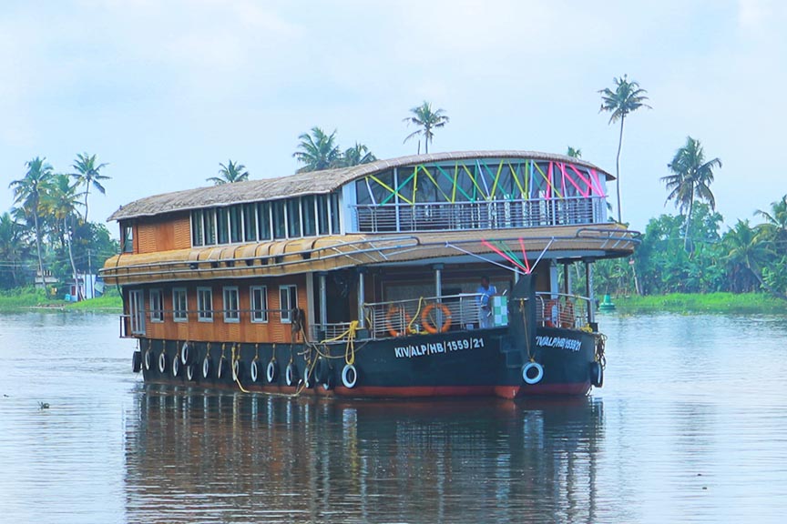 Samudra Royal Houseboats Premium Houseboat Seven Bedroom Houseboat